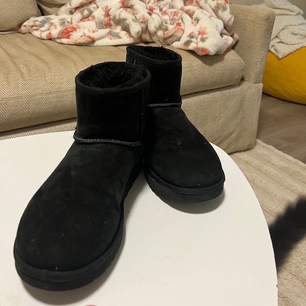 Mini Uggs - image 1